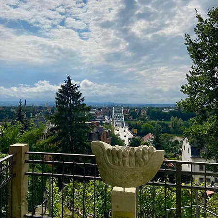Апартаменты Wundervolle Im Elbhang Von Loschwitz